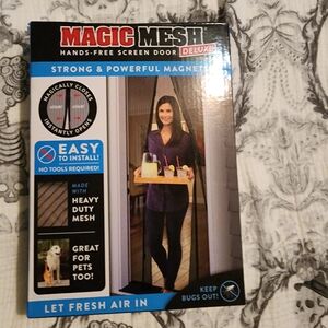 Magic Mesh Hands-Free Screen Door